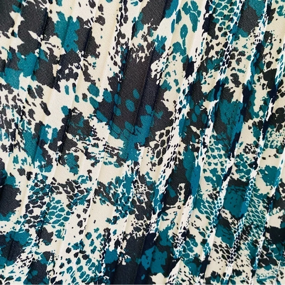 Marks and Spencer reptile snake print pleated skirt green black size 14 long